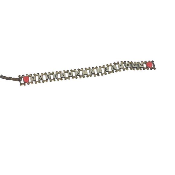 Marthas Vineyard Tourist Vintage Gold Tone Bracelet With Hot Pink Heart Charms - Picture 5 of 9